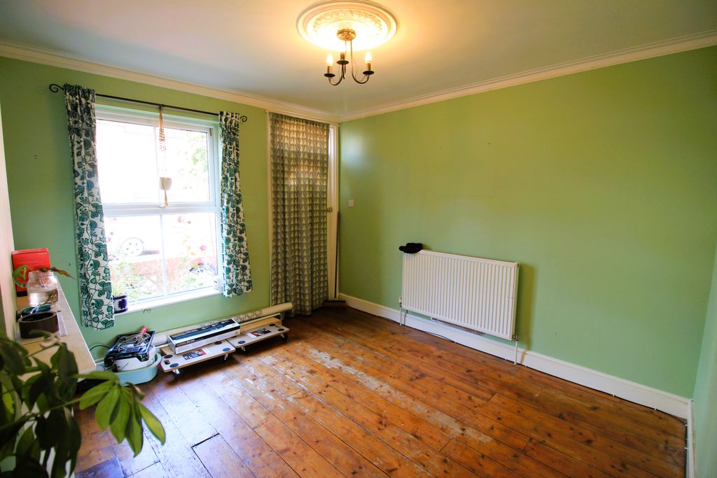 Property photo 3 of 6