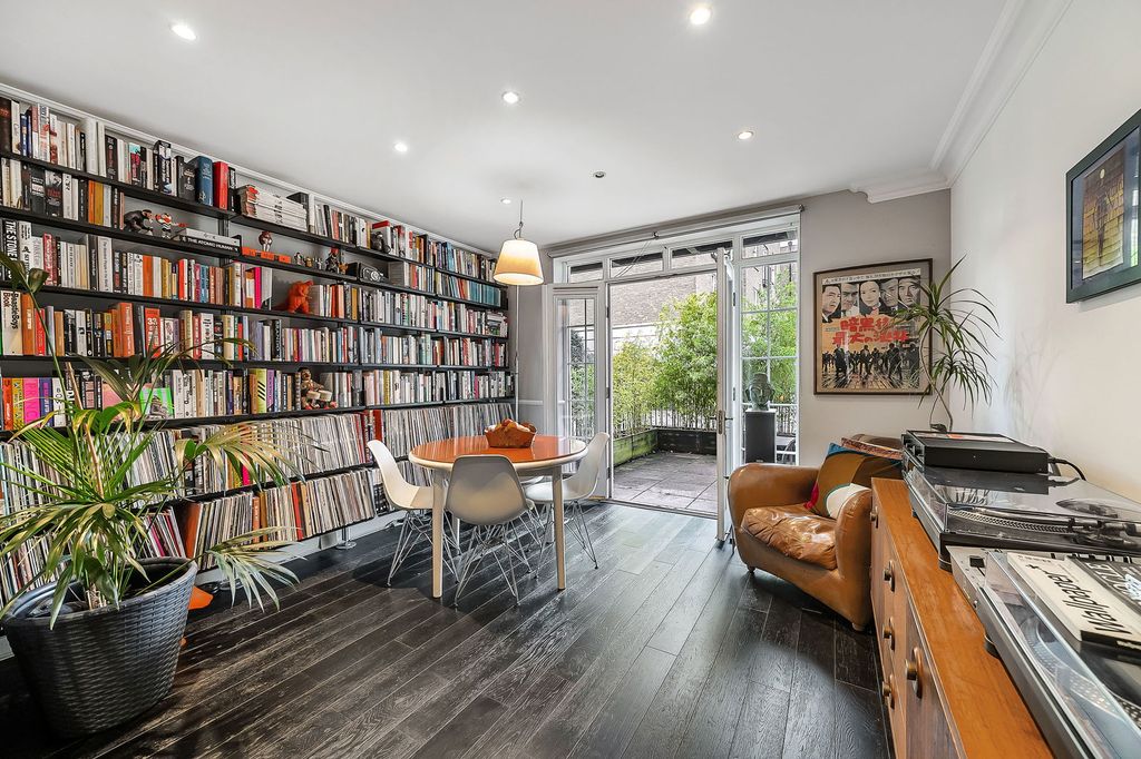 Property photo 1 of 34