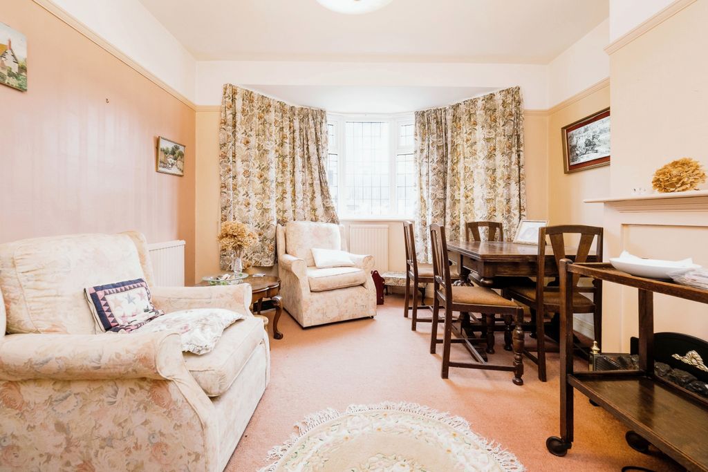 Property photo 2 of 17 Photography