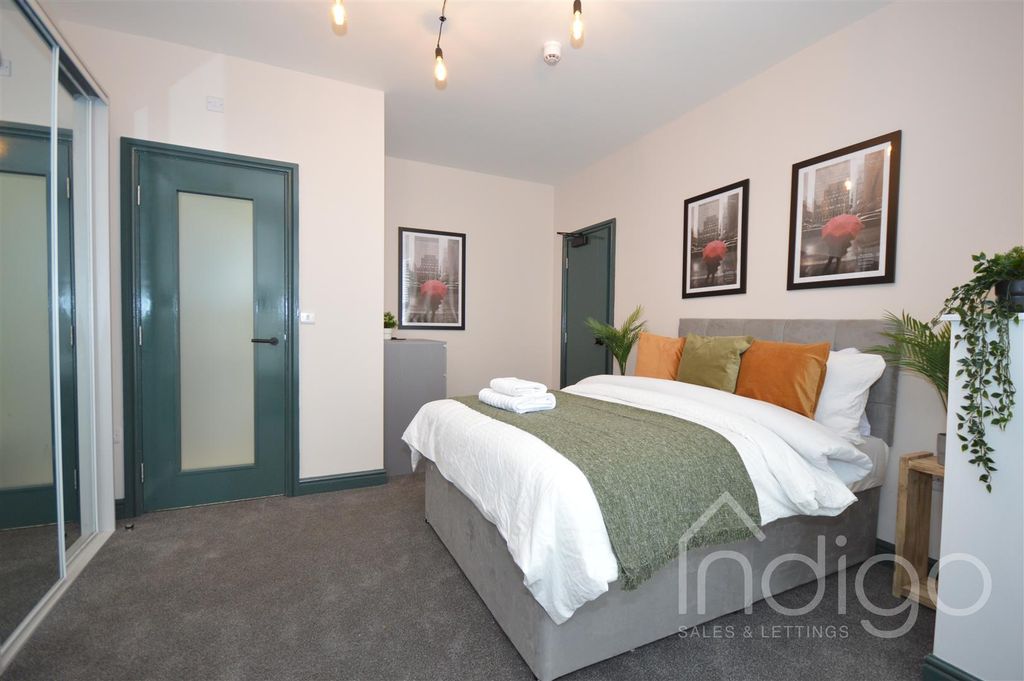 Property photo 3 of 15 Rm1E.Jpg