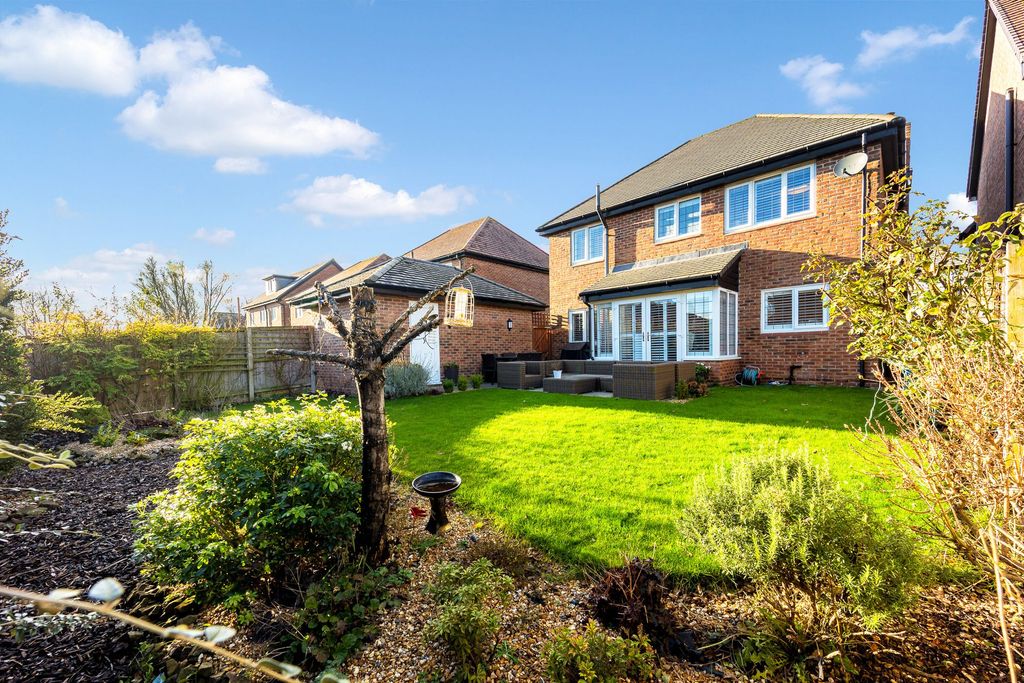 Property photo 2 of 35