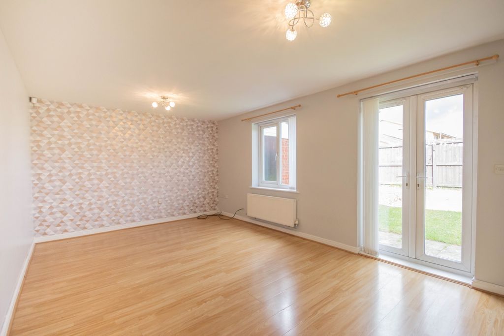 Property photo 2 of 13 3