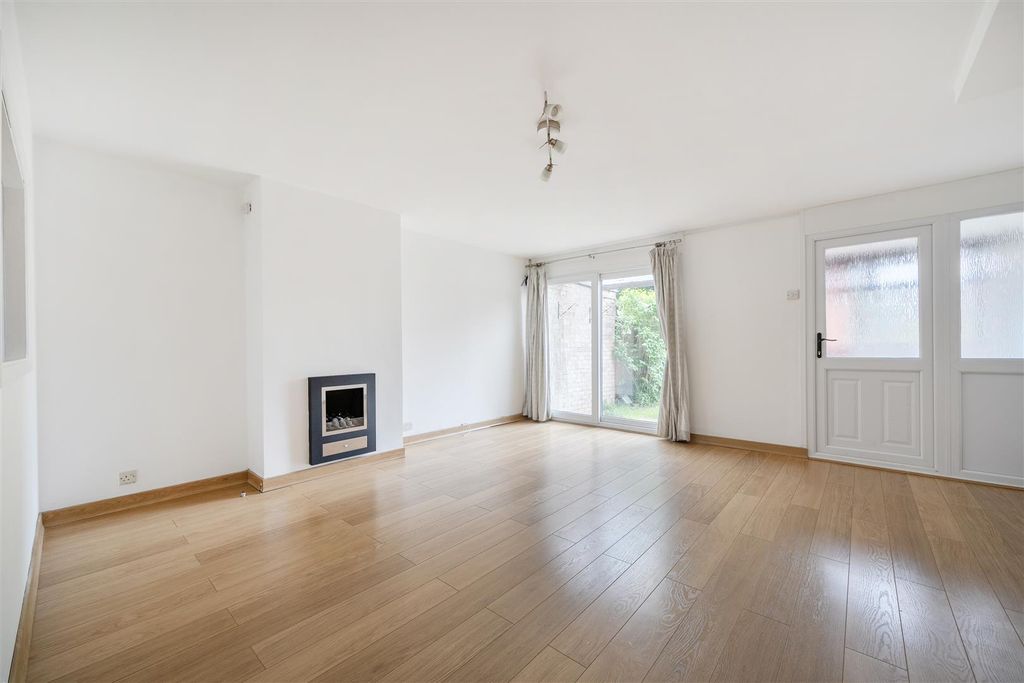 Property photo 2 of 23 1447634-13-69E236993A6c8.Jpg