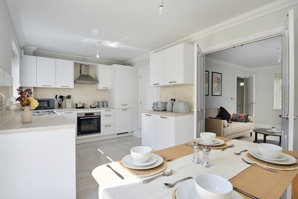 Property photo 3 of 14 Kitchen / Dining