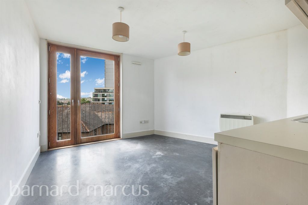 Property photo 2 of 8