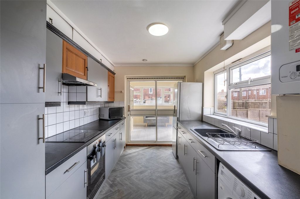 Property photo 3 of 27 Picture No. 09