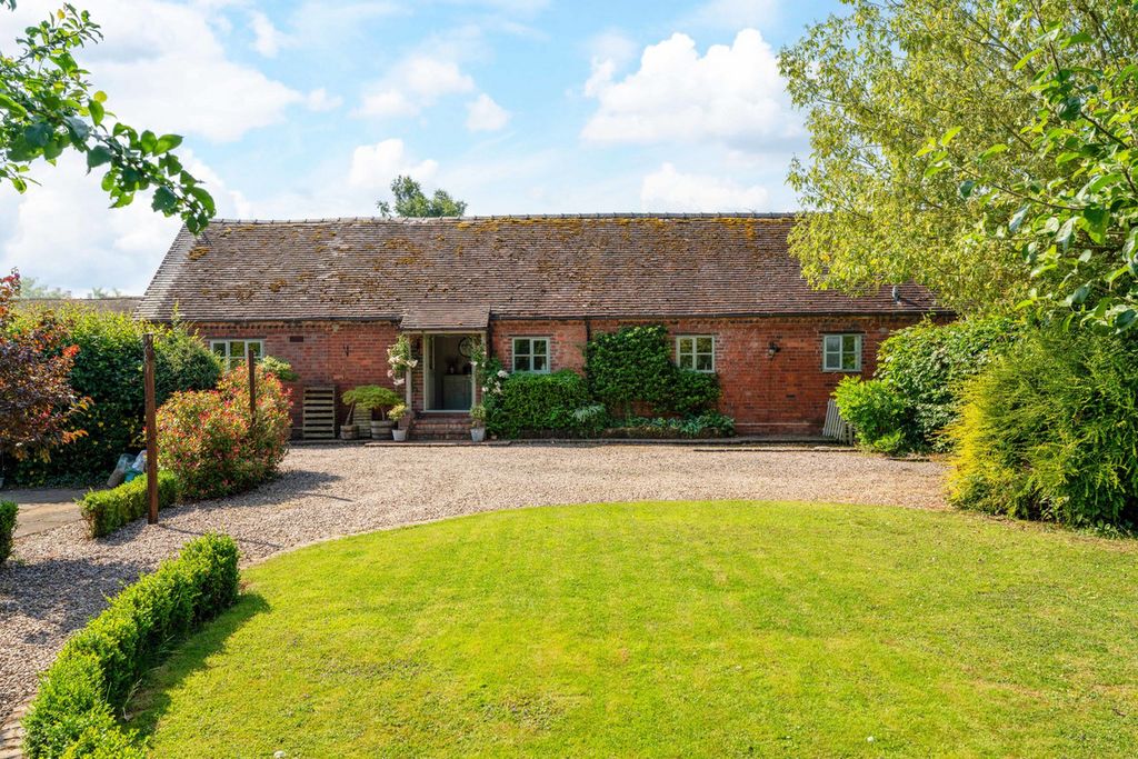 Property photo 1 of 32