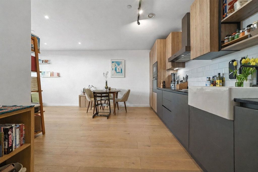 Property photo 3 of 20 Kitchen