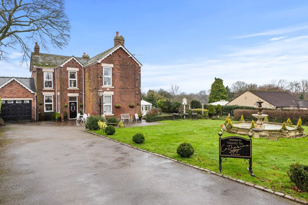 Property photo 1 of 34 Front 09.Jpg