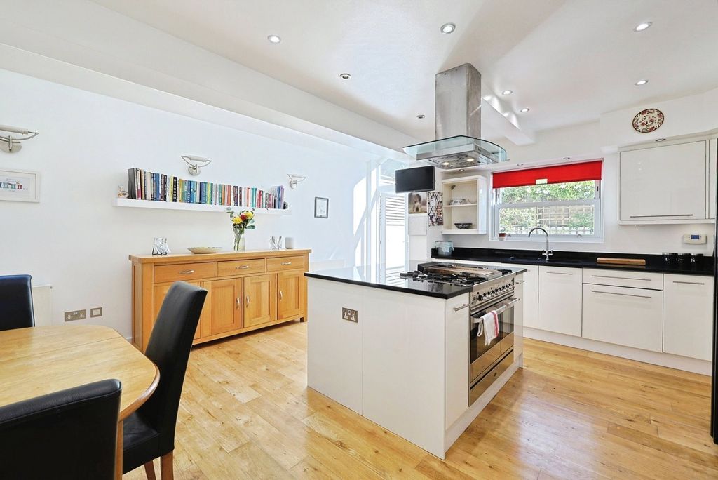 Property photo 1 of 17 Photo