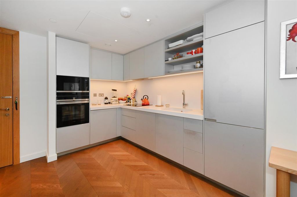 Property photo 2 of 18 306-Pico-House (3).Jpg