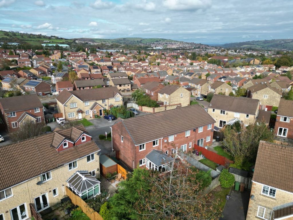 Property photo 2 of 21