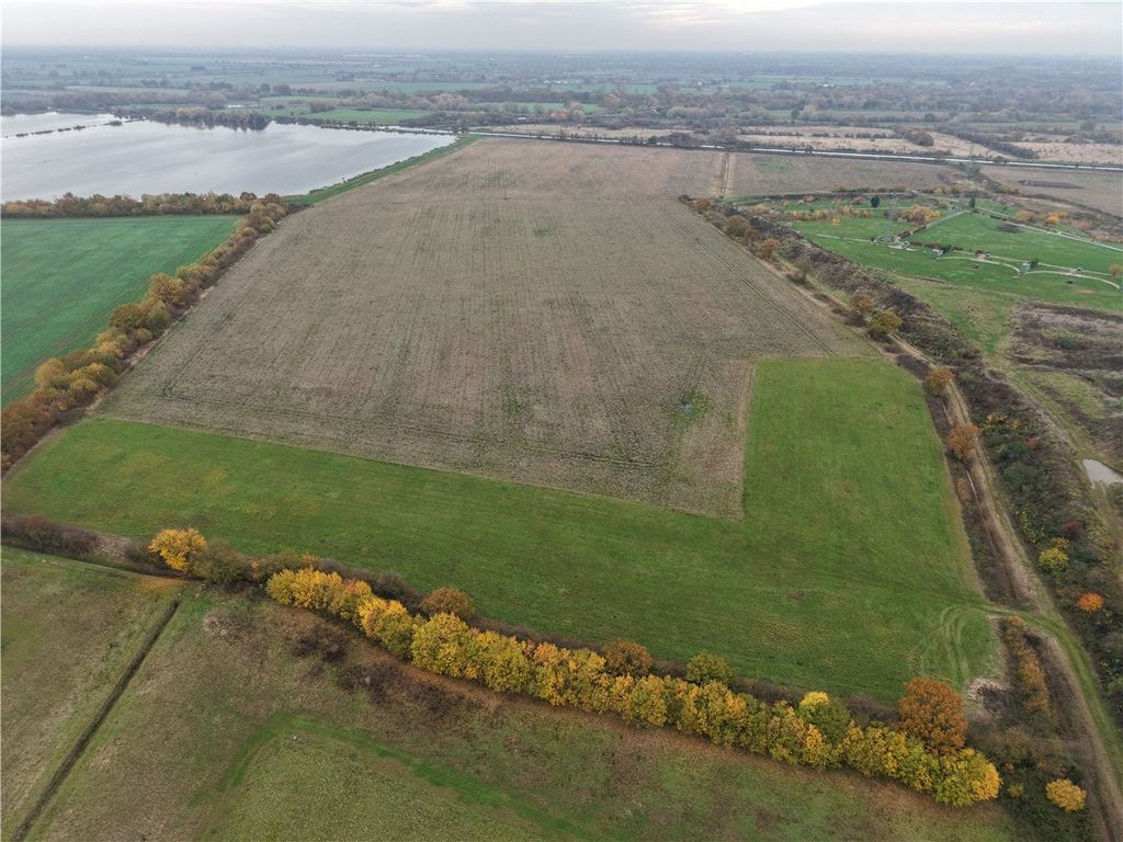 Property photo 2 of 3 Picture No. 06