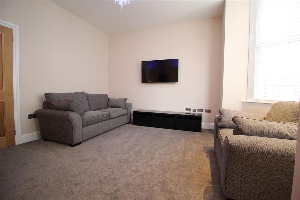 Property photo 2 of 4 Flat 3 L.Jpg