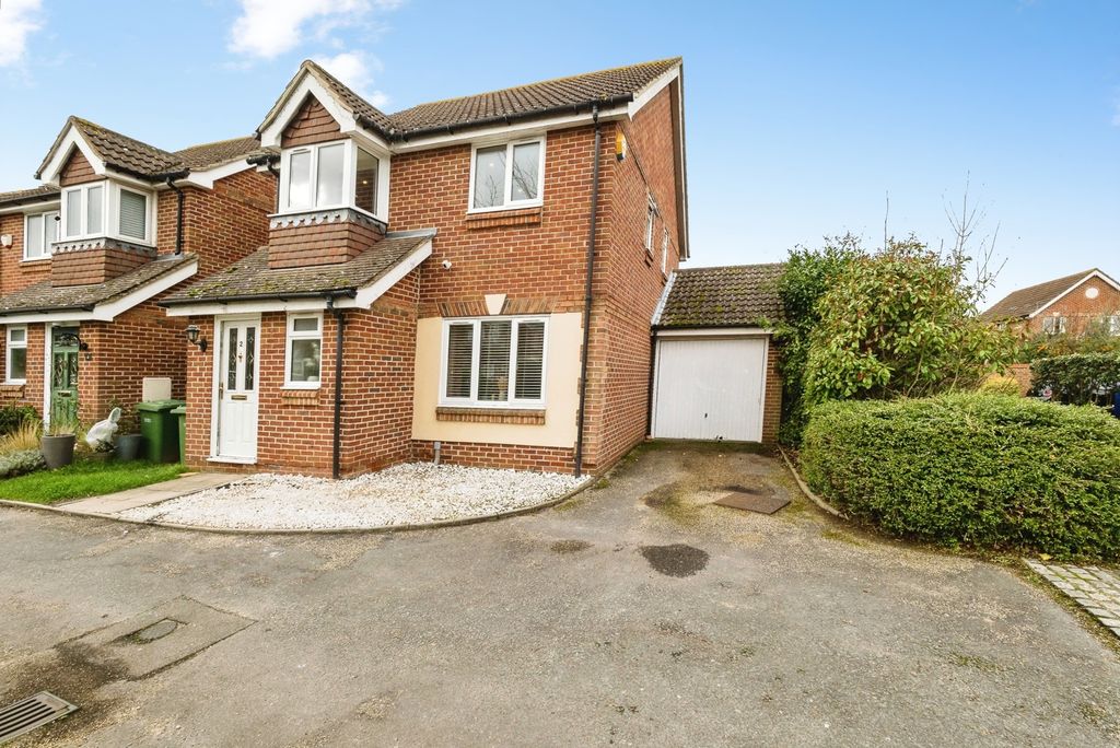 Property photo 1 of 20 Front