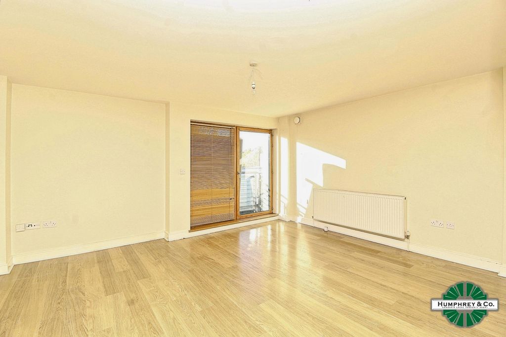 Property photo 2 of 7 Pbox-Img.Jpg