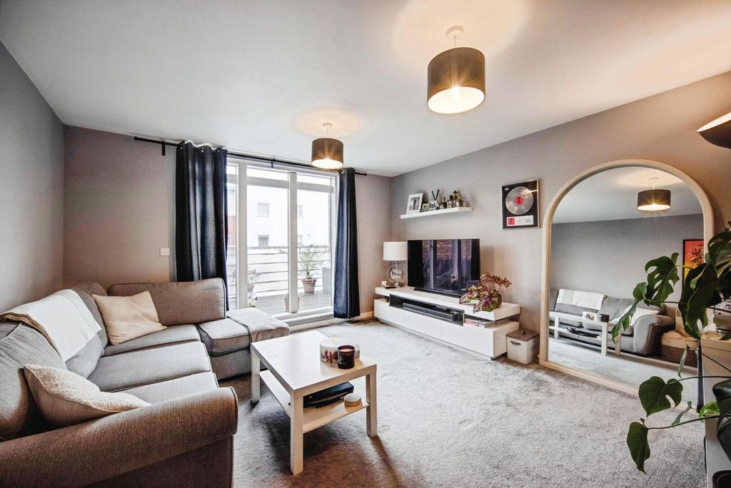 Property photo 3 of 28