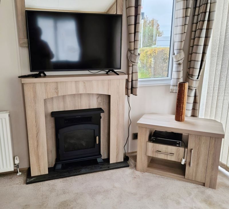 Property photo 3 of 4 Carnaby Hemsley