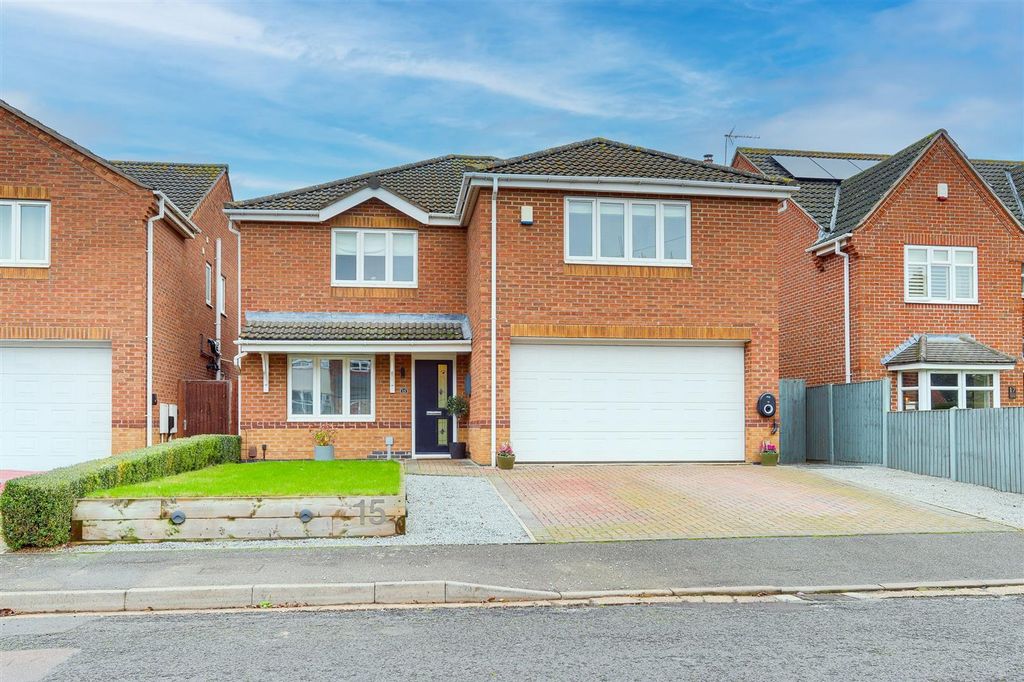 Property photo 1 of 33