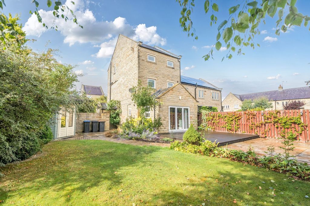 Property photo 3 of 31