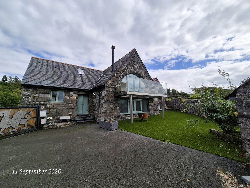Property photo 2 of 83 Photo 10