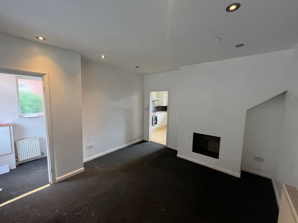 Property photo 3 of 8 Image