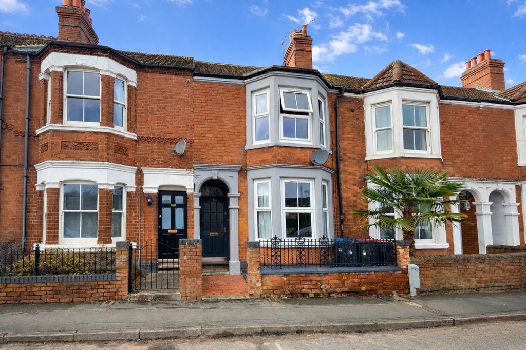 Property photo 1 of 12 Front