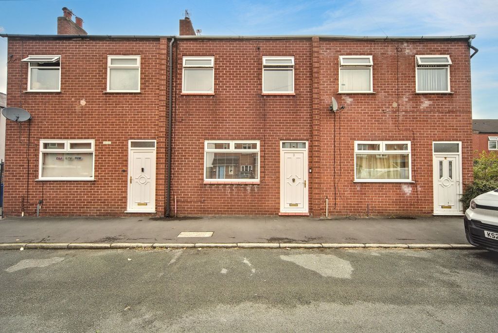 Property photo 1 of 18