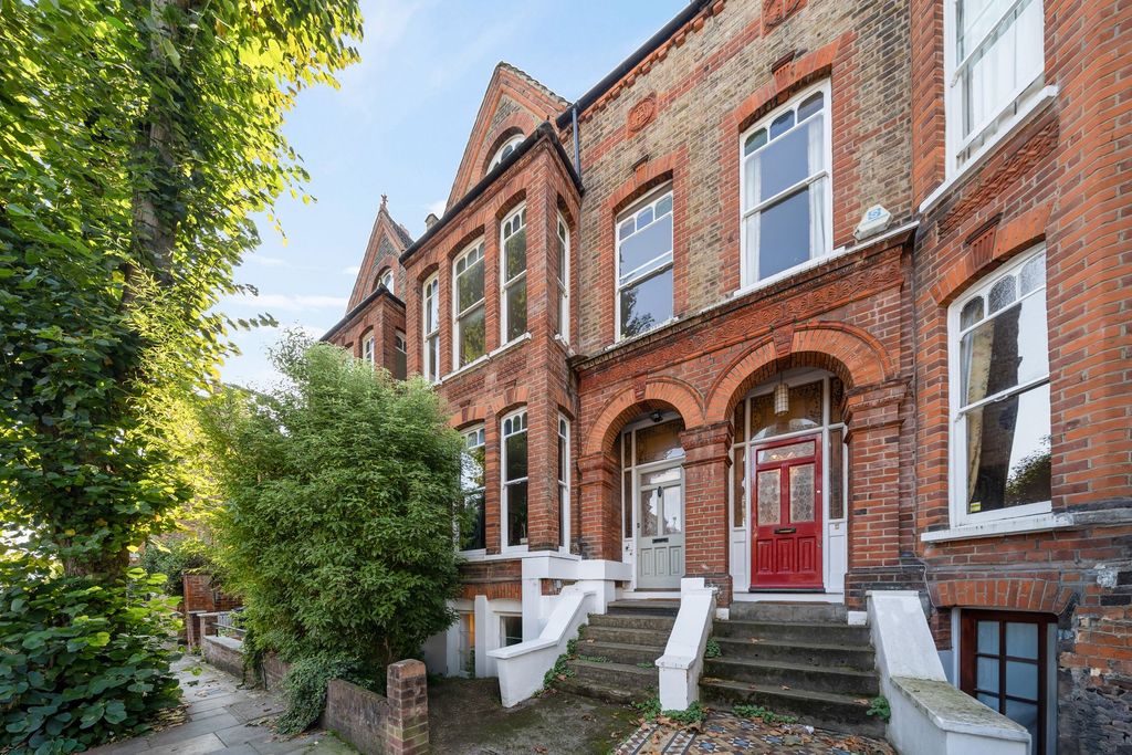Property photo 1 of 18