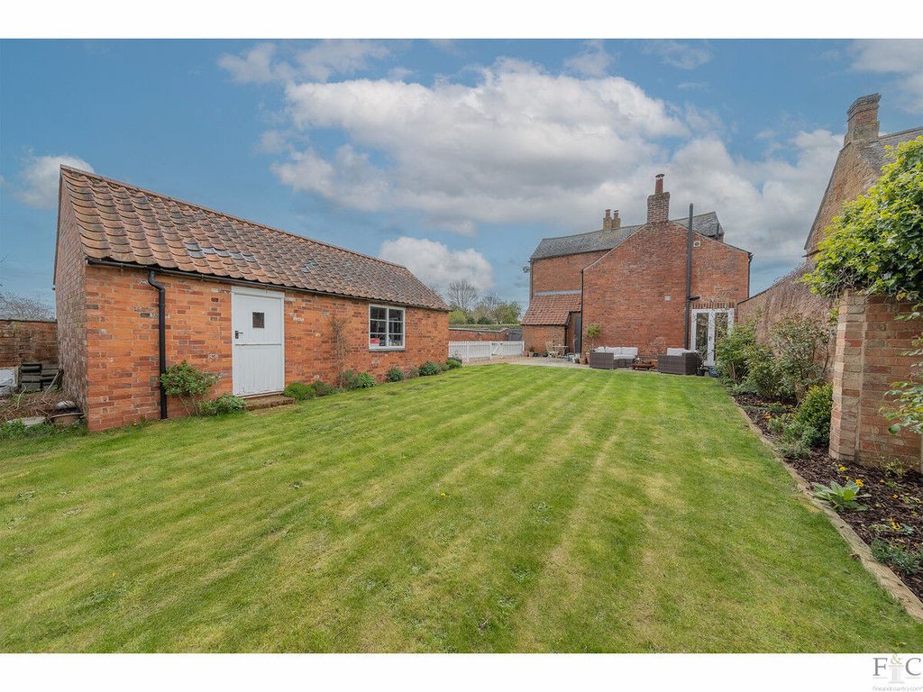 Property photo 3 of 38