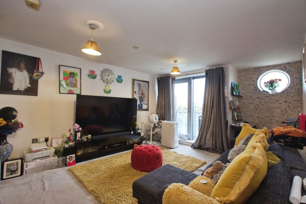 Property photo 2 of 20 Photo