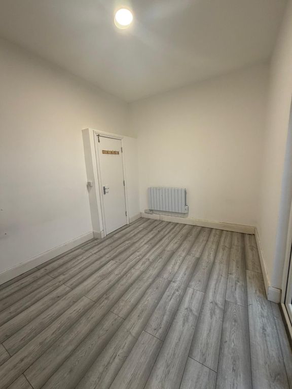 Property photo 1 of 3