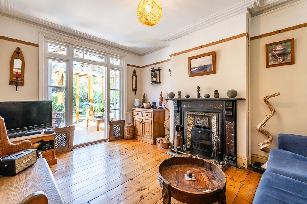 Property photo 3 of 14