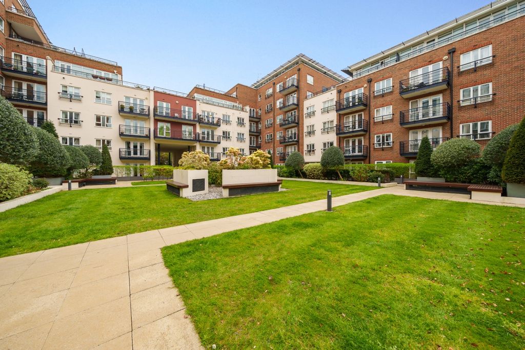 Property photo 1 of 6 978806 (6)