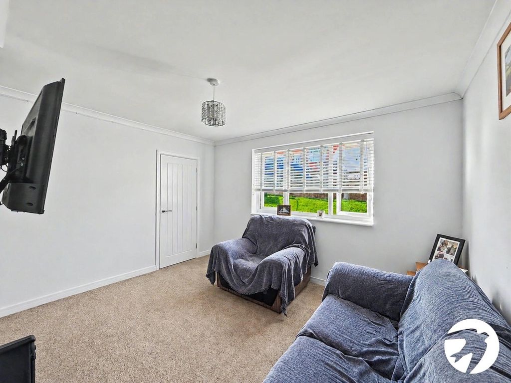 Property photo 3 of 19 Picture No. 21