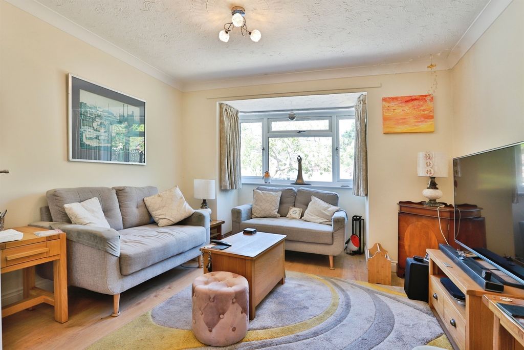 Property photo 3 of 12