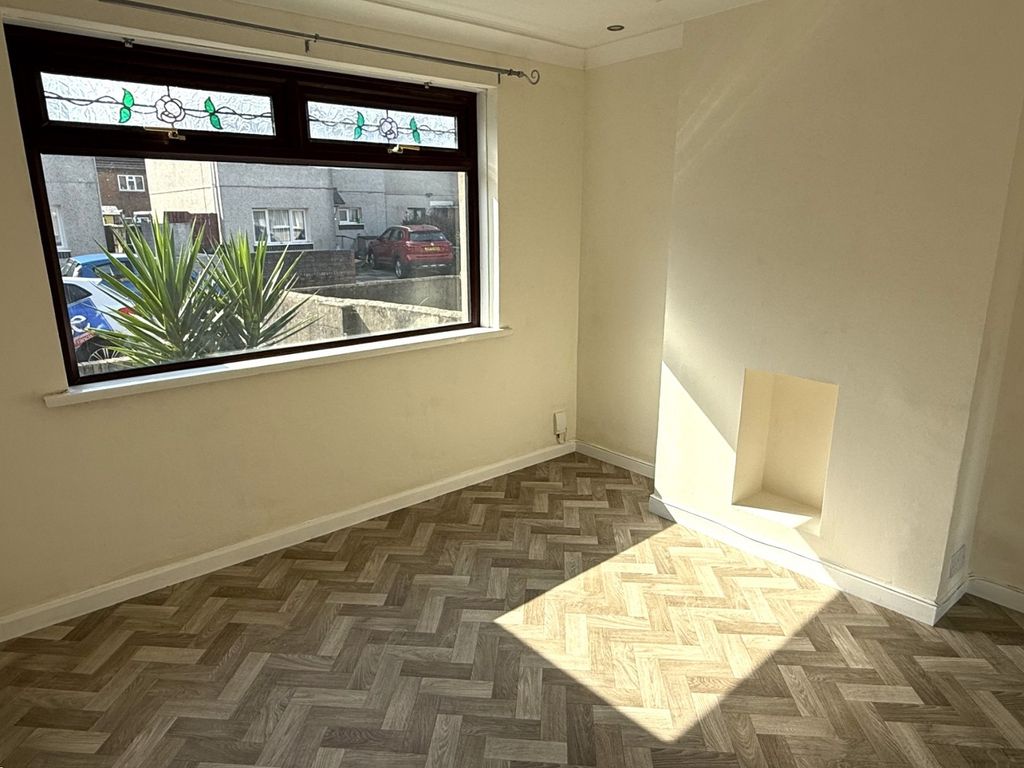 Property photo 2 of 11 Not Specified