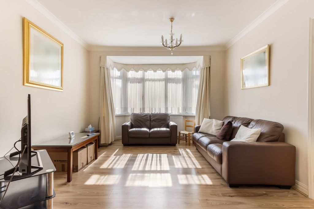 Property photo 3 of 19