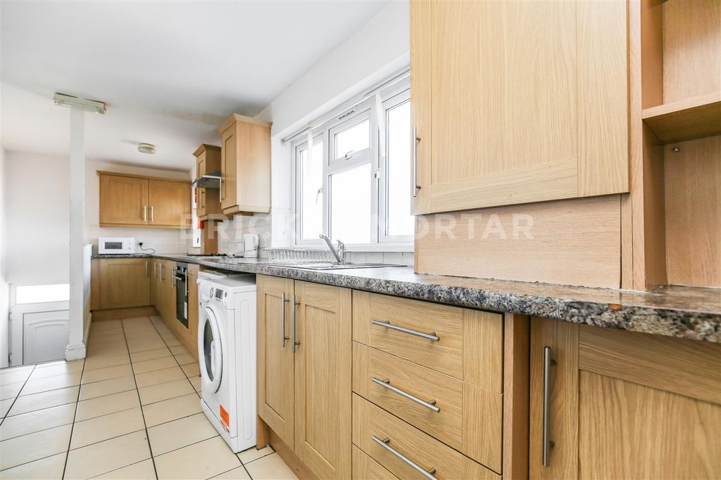 Property photo 3 of 12 Tjvprjzdreogotvzolsfeq.Jpg