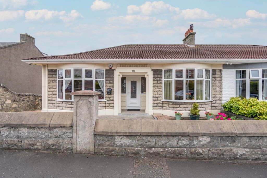 Property photo 2 of 31