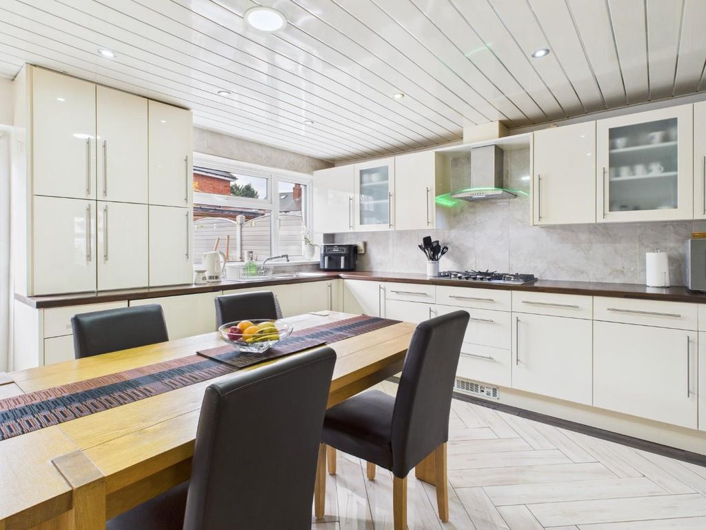 Property photo 2 of 22 Cam05348G0-Pr0022-Still004.Jpg