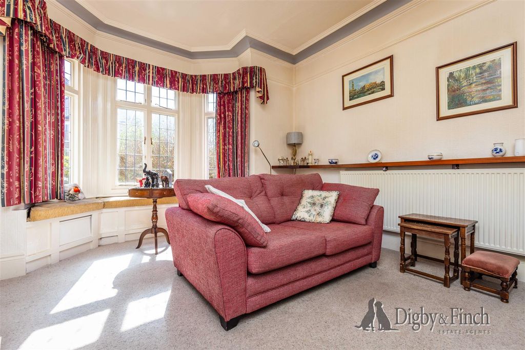 Property photo 3 of 37