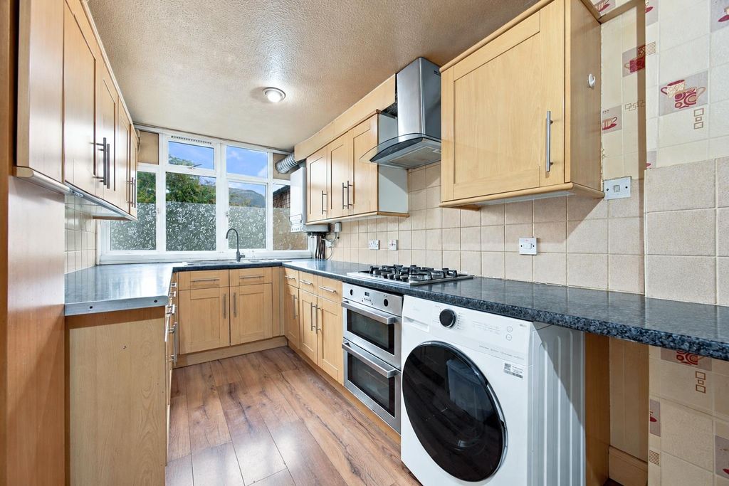 Property photo 3 of 13 Kitchen