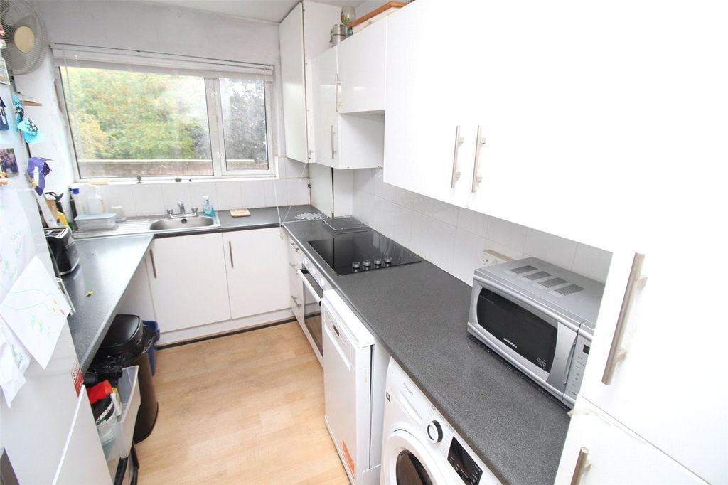 Property photo 3 of 8 Picture No. 02