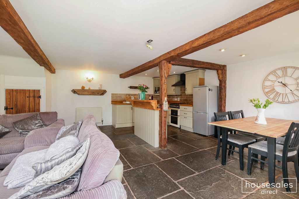 Property photo 2 of 11