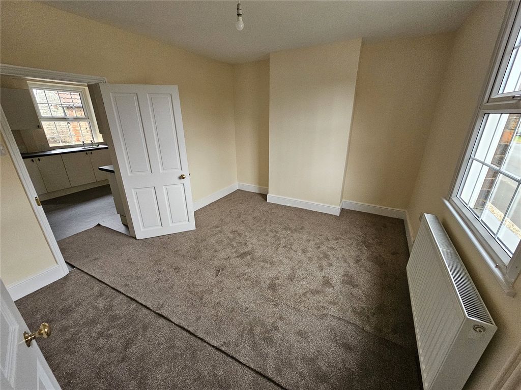 Property photo 2 of 11 Picture No. 16