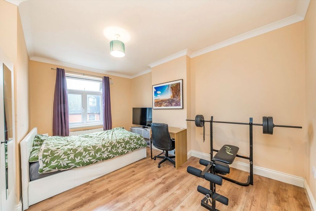 Property photo 3 of 4