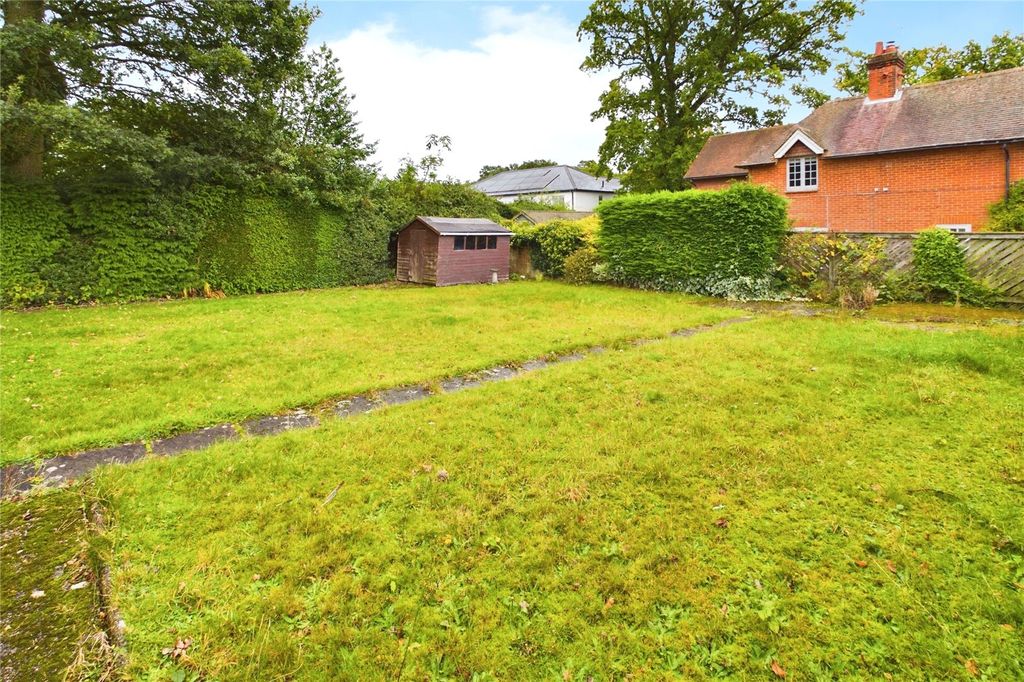 Property photo 2 of 24 Garden