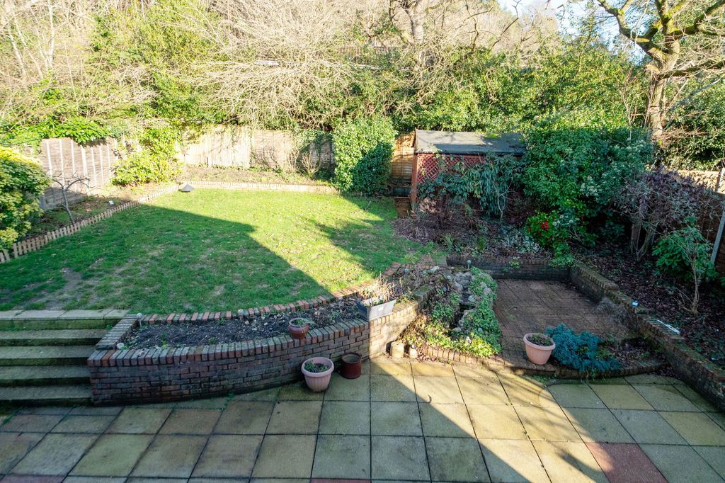 Property photo 2 of 21