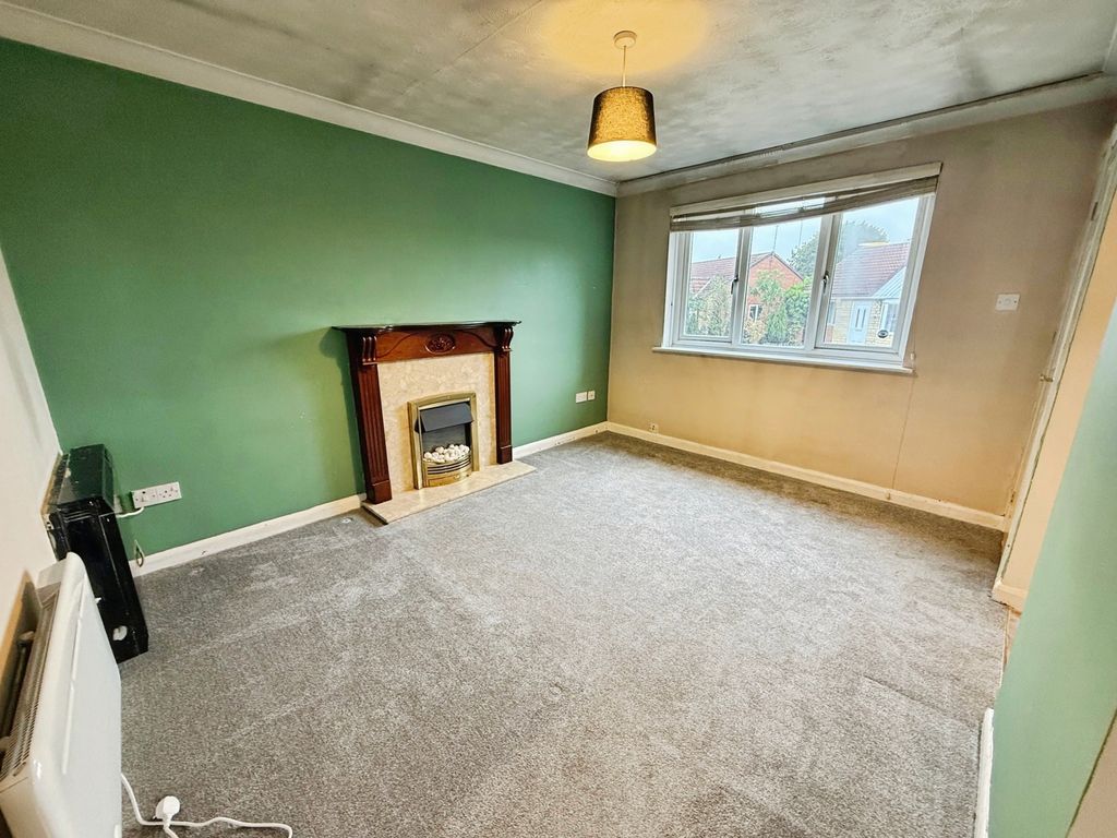 Property photo 2 of 9 Lounge
